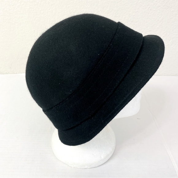 NWT Banana Republic Black 100% Wool Cloche Hat W/ Silver Buckle M/L - Picture 3 of 6